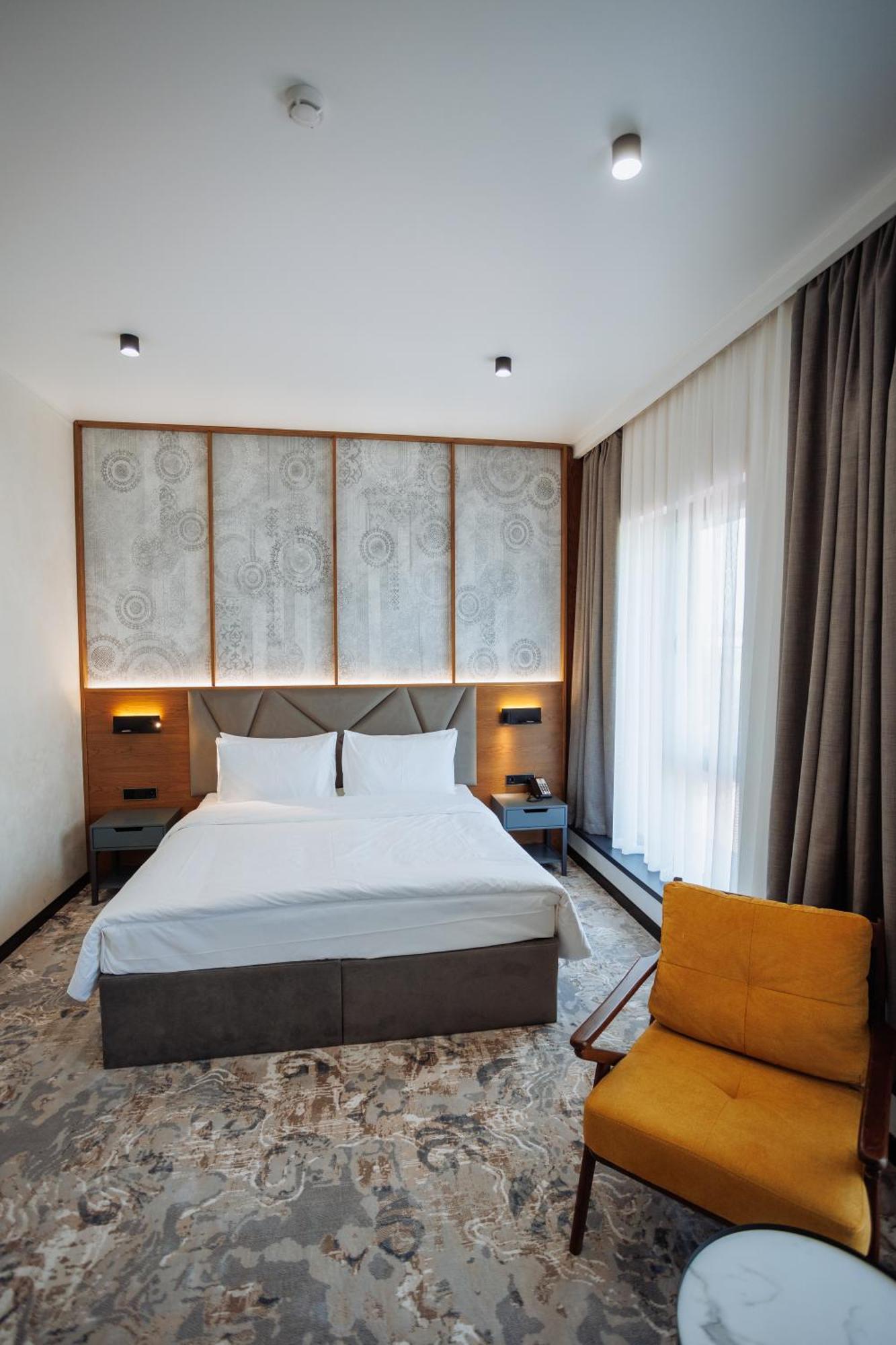 Aurum Garden Hotel Shymkent Bagian luar foto