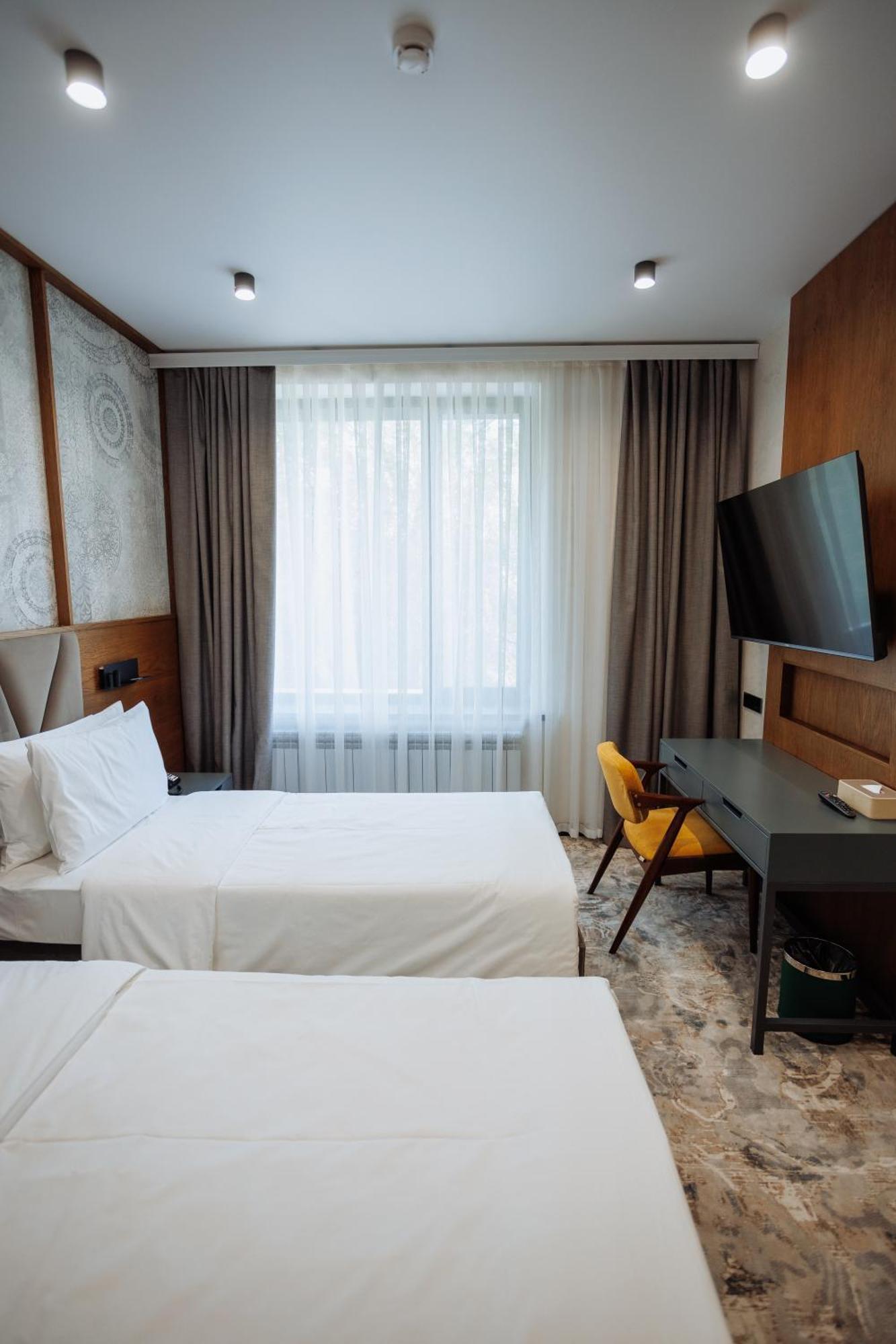 Aurum Garden Hotel Shymkent Bagian luar foto