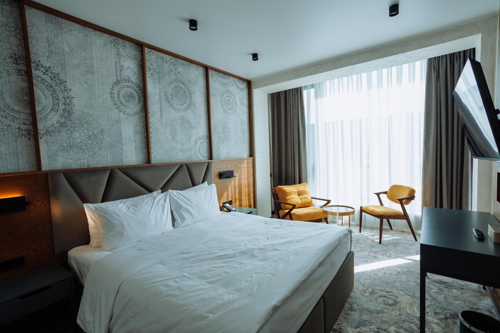 Aurum Garden Hotel Shymkent Bagian luar foto
