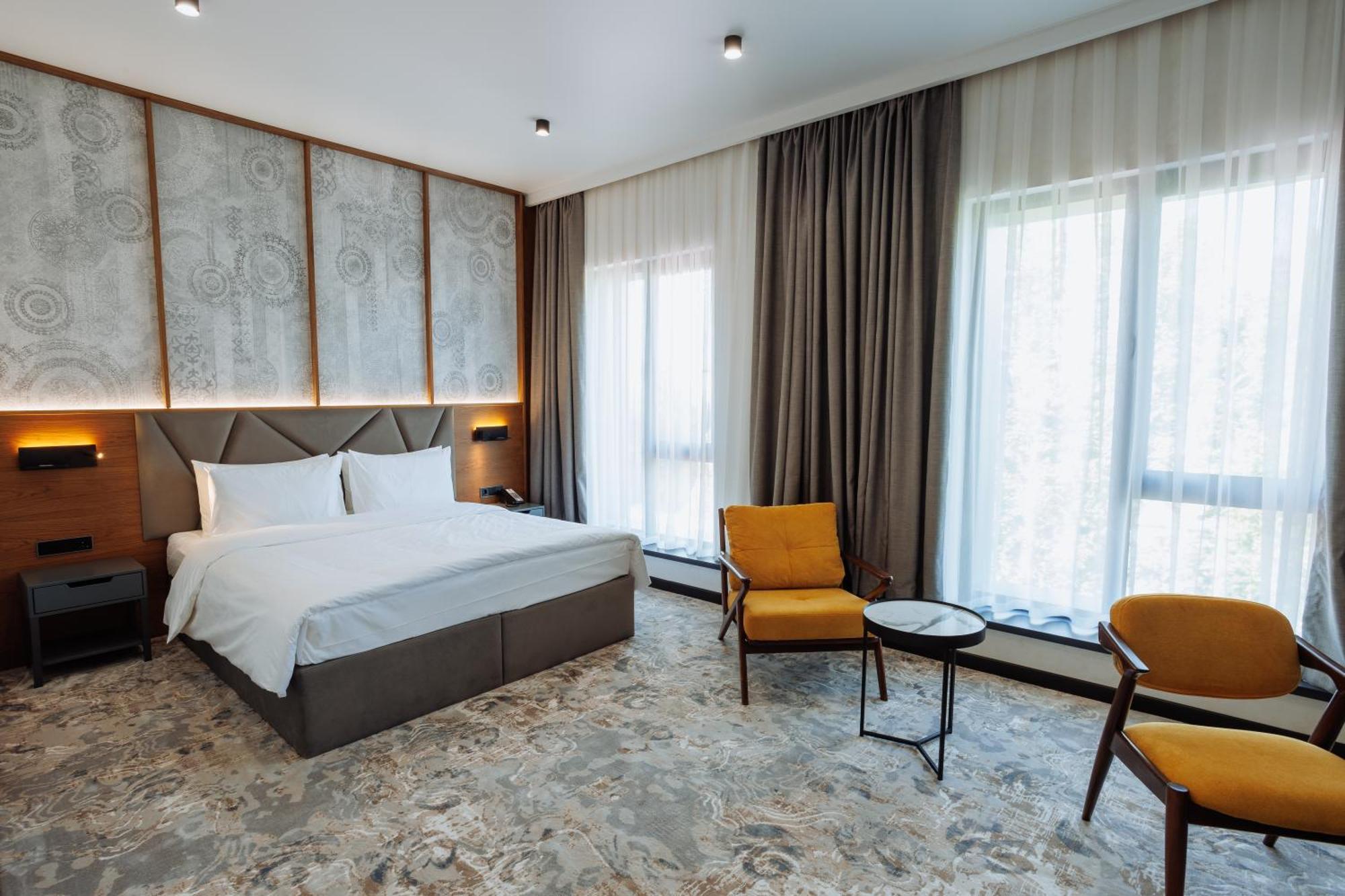 Aurum Garden Hotel Shymkent Bagian luar foto