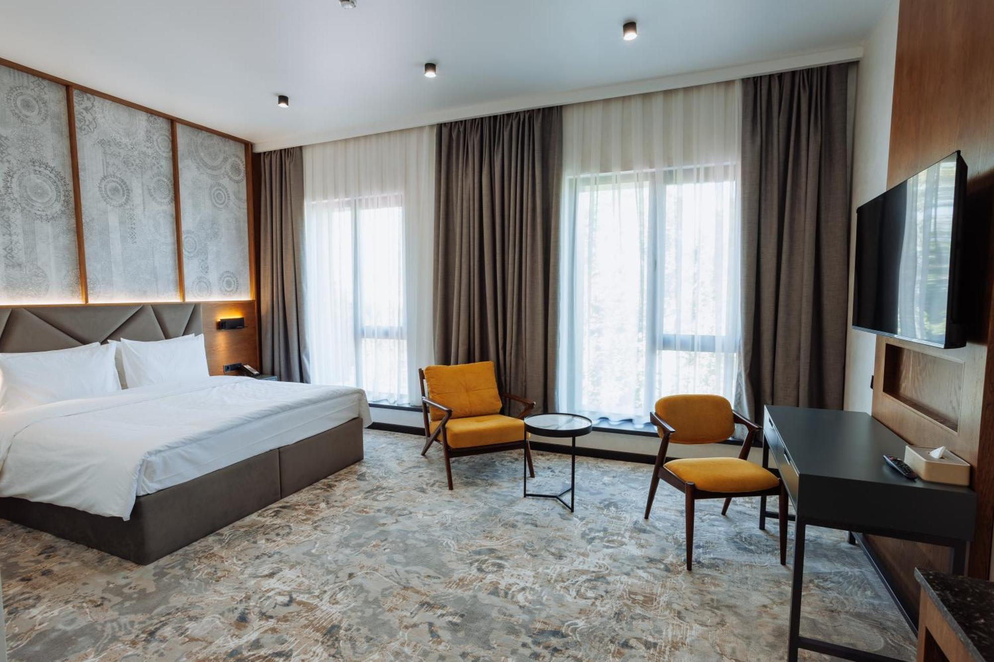 Aurum Garden Hotel Shymkent Bagian luar foto