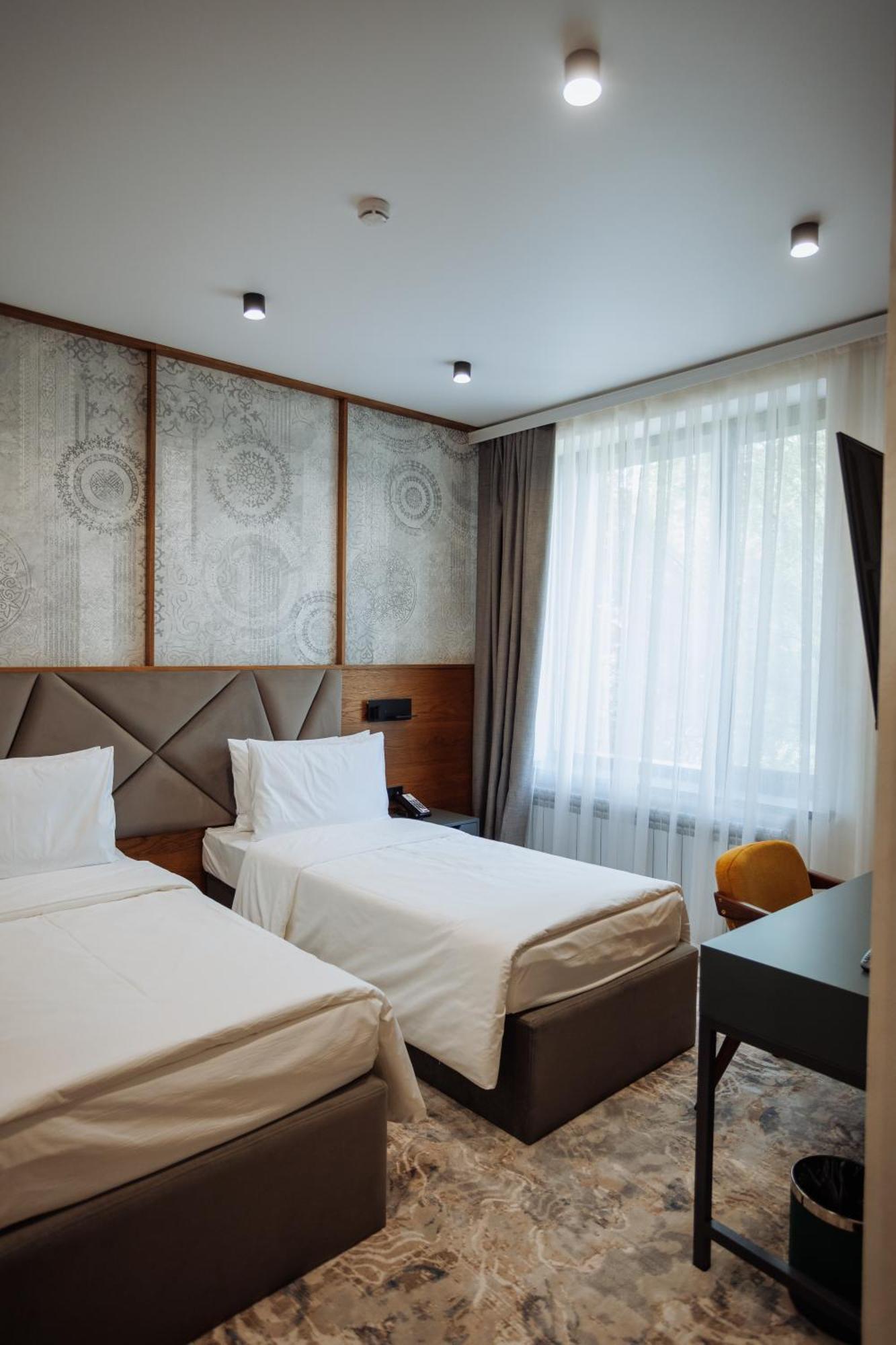 Aurum Garden Hotel Shymkent Bagian luar foto
