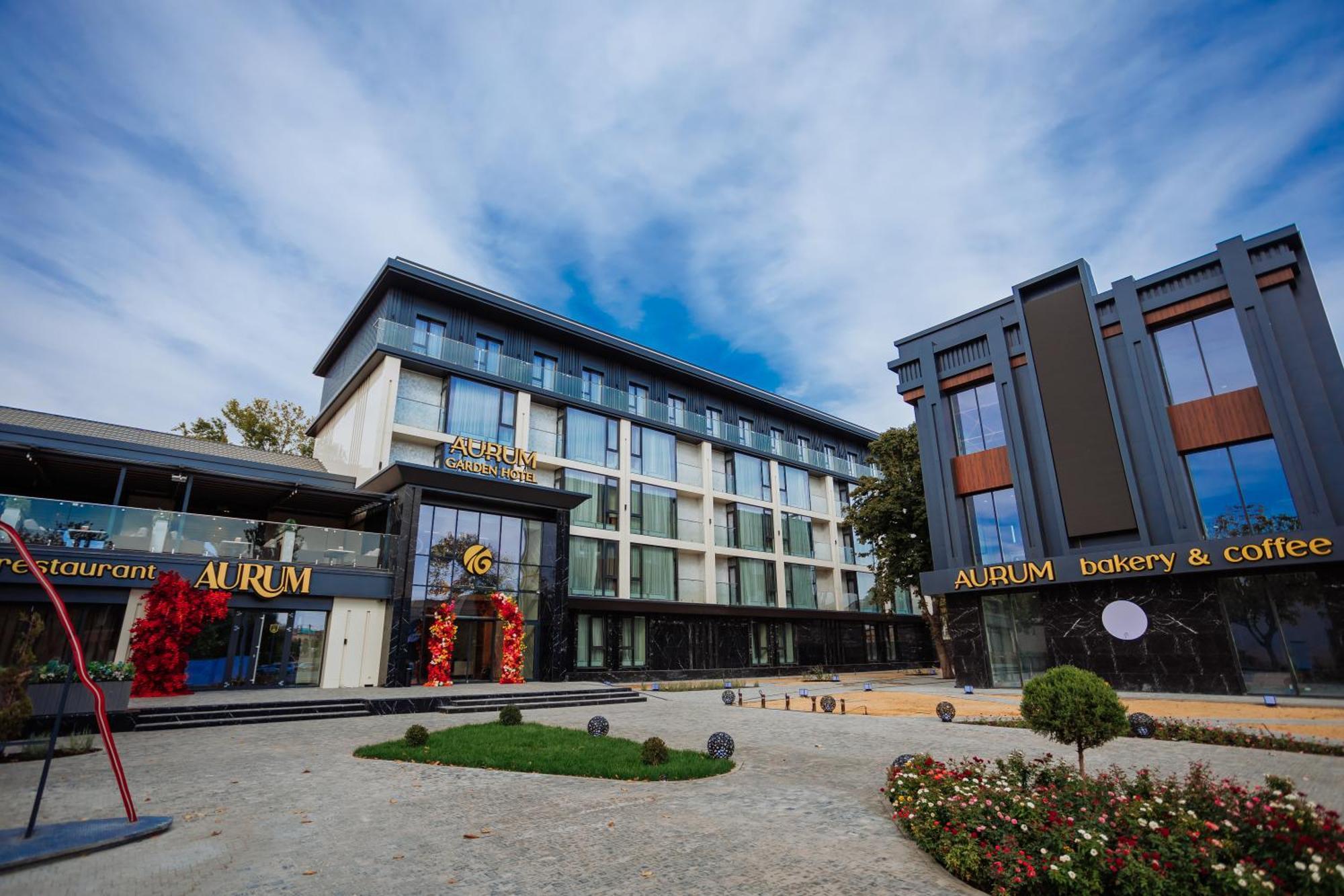 Aurum Garden Hotel Shymkent Bagian luar foto
