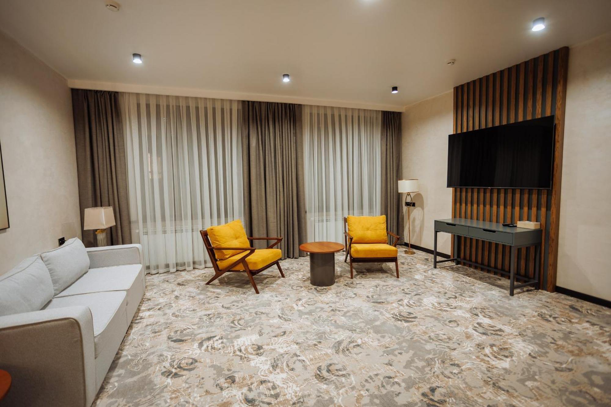 Aurum Garden Hotel Shymkent Bagian luar foto